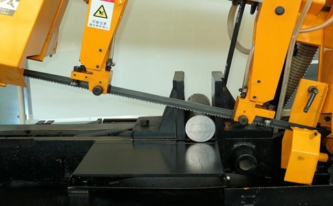 全南数控带锯床自动送料精度会出现偏差吗？