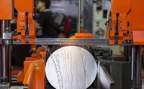 全南立式金属带锯床切削出现跑带故障解决方法！